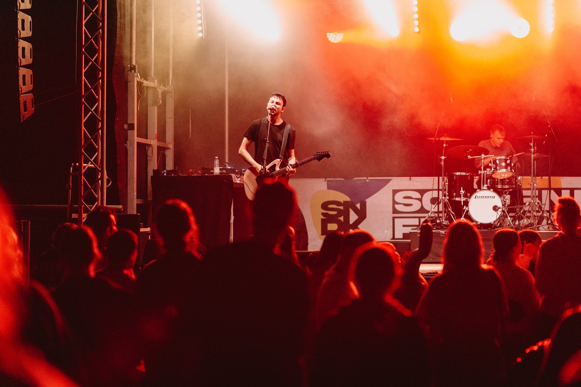 Bühne beim Sonnendeck Festival
