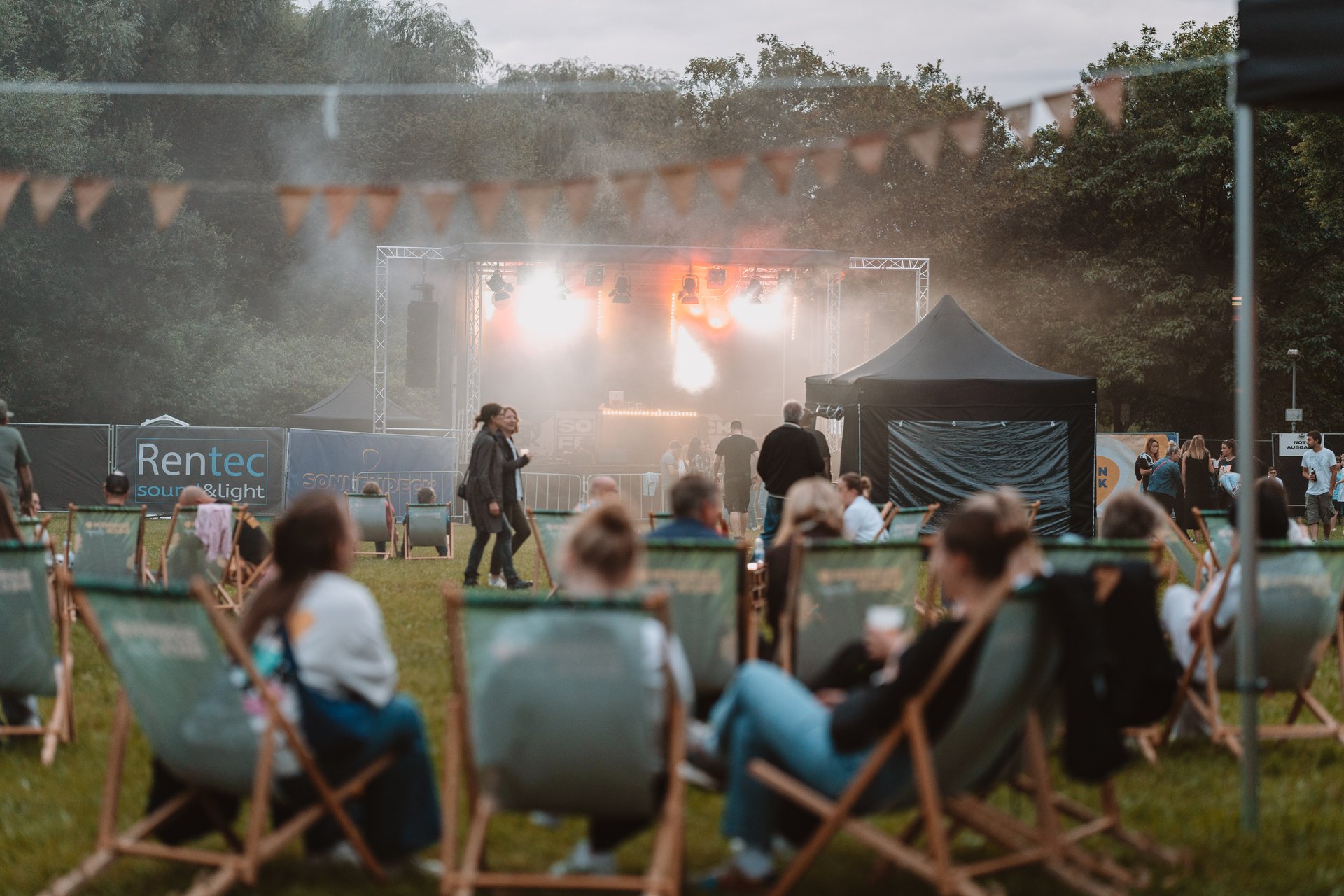 Bühne beim Sonnendeck Festival